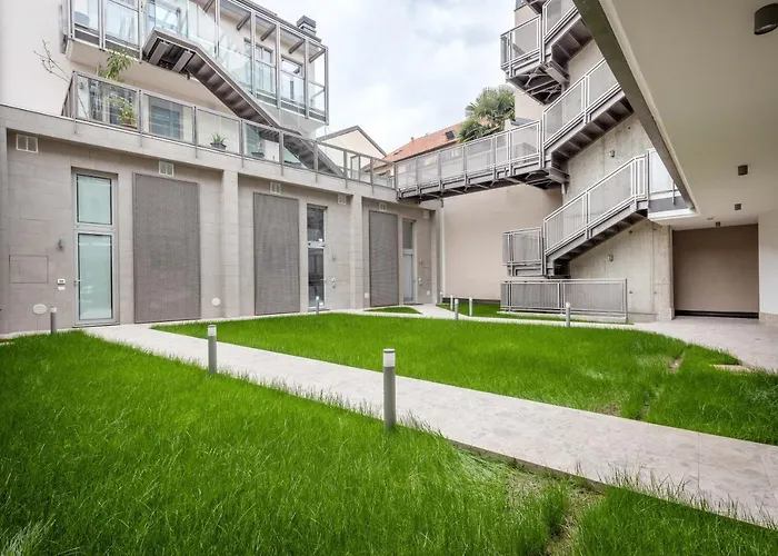 LUVI - De Rolandi - Il Cortile Milano